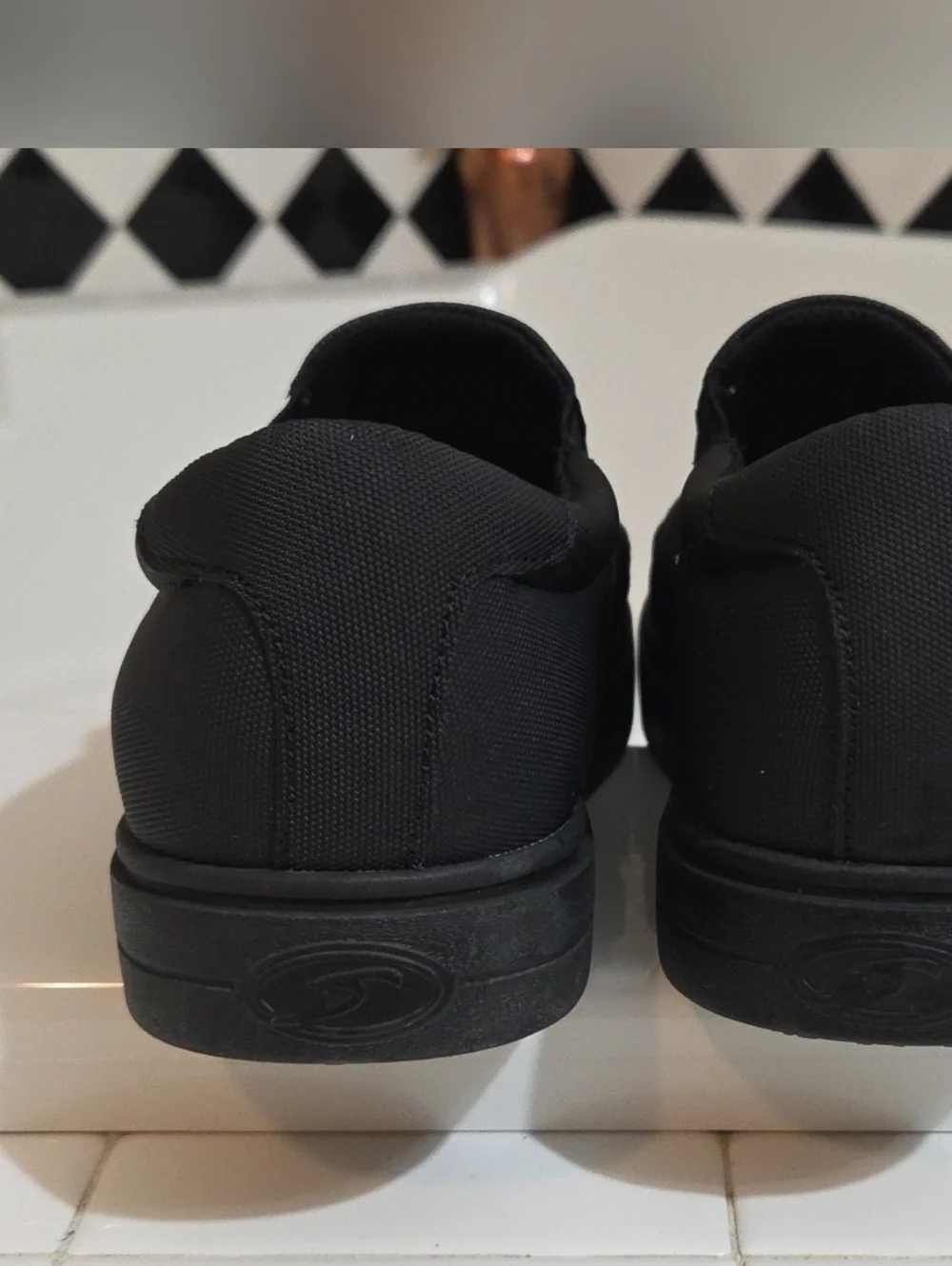 Dr. Scholl's Men's Valiant Slip-Resistant Sneaker Black Slip On Work - Sz 7M